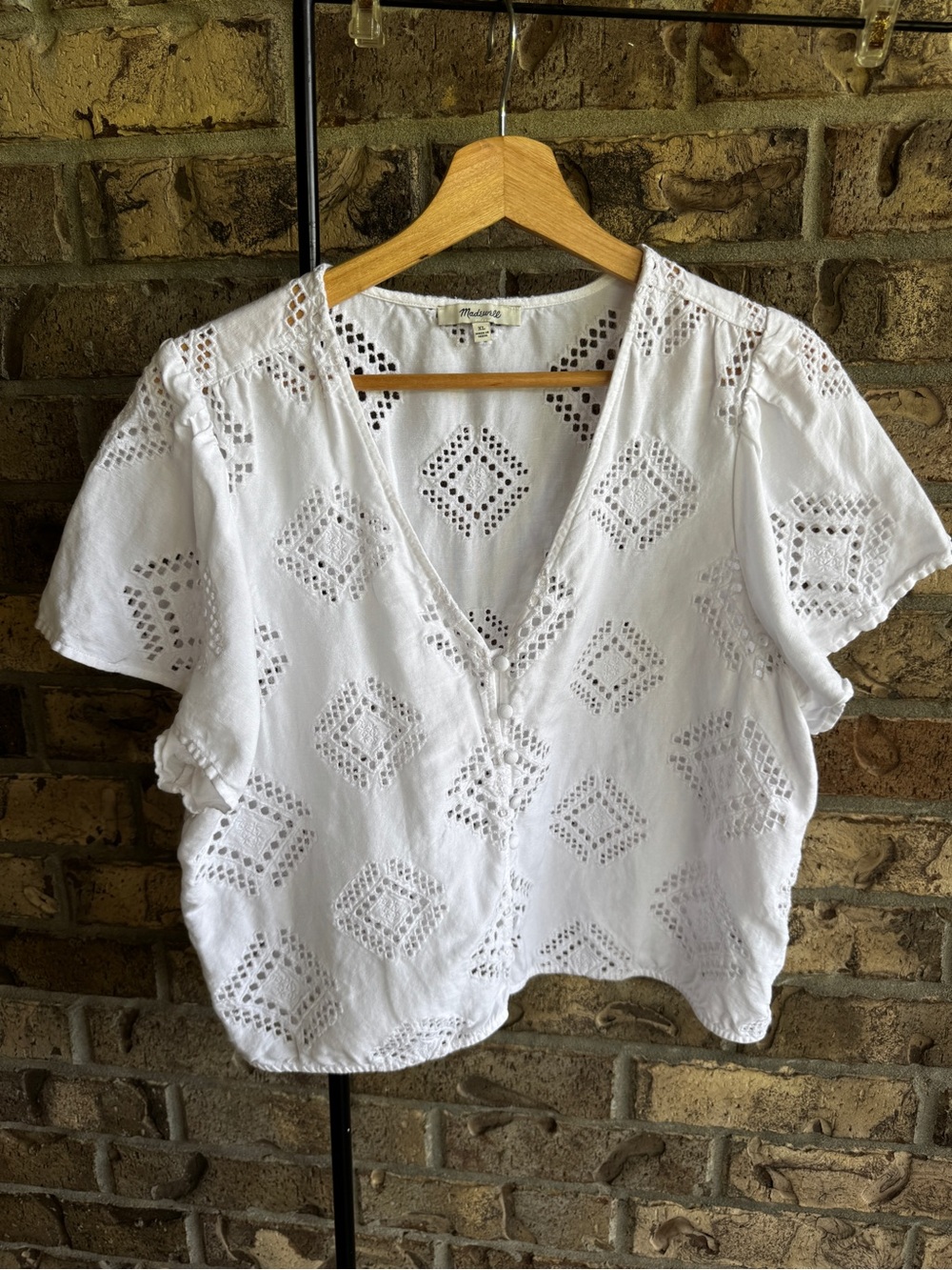 Madewell Eyelet Flutter-Sleeve Top White Linen Blend Button Front Blouse XL - Picture 6 of 15